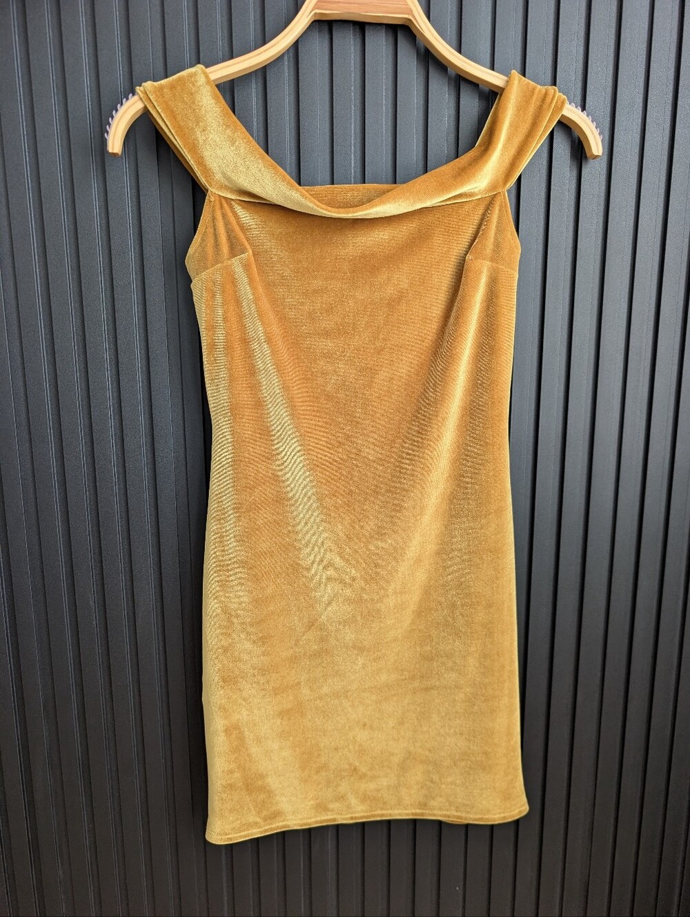 Urban Outfitters Mustard Gold Velvet Off The Shoulder Mini Dress Size S